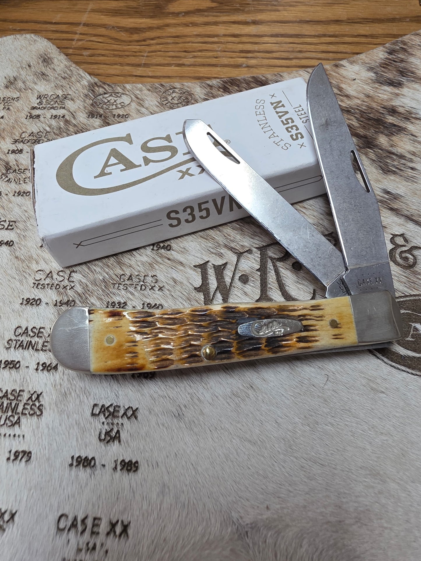 Burnt Amber Bone Crandall Jig Trapper S35vn 2022