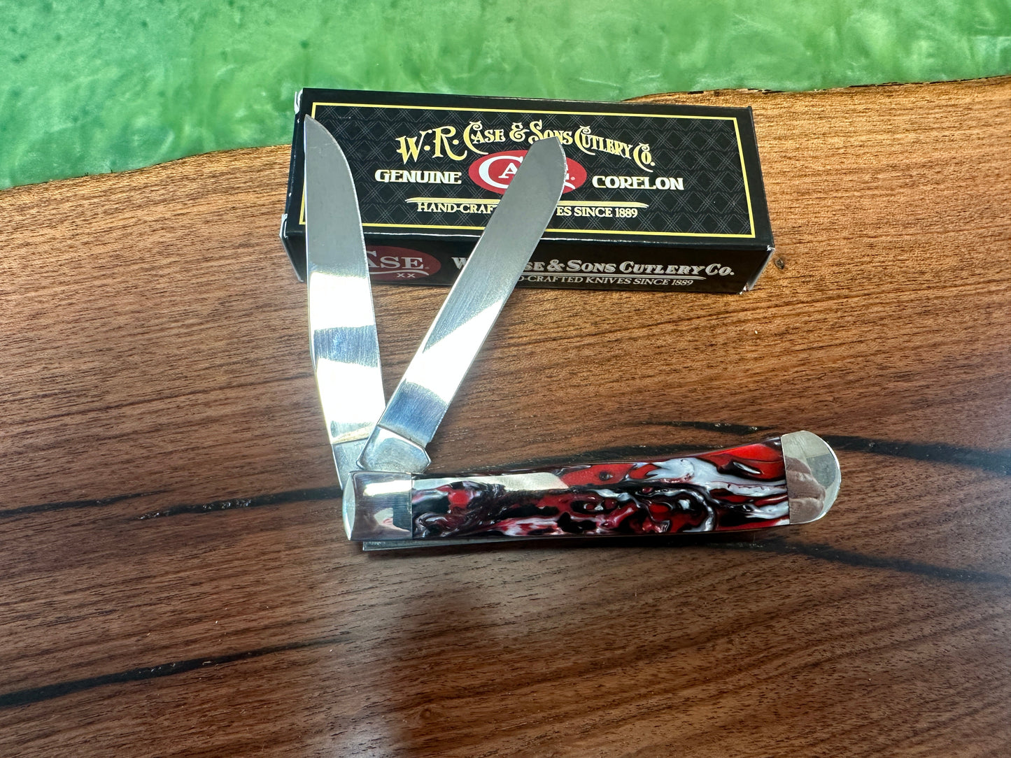 Case XX™ Man In Black Corelon Trapper