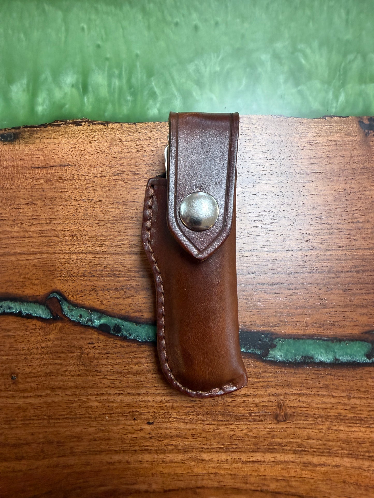 #20 Handmade Vertical Leather Sheath with Snap Closure - Fits Trapper
