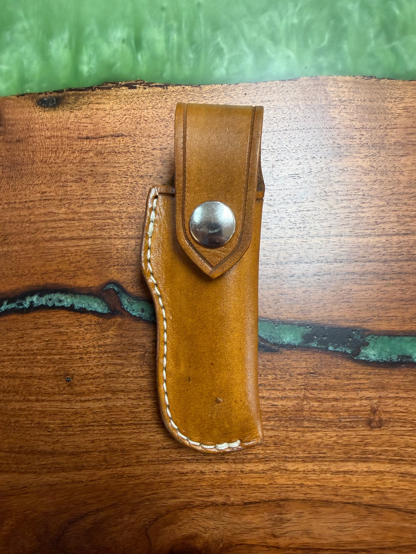 #20 Handmade Vertical Leather Sheath with Snap Closure - Fits Trapper